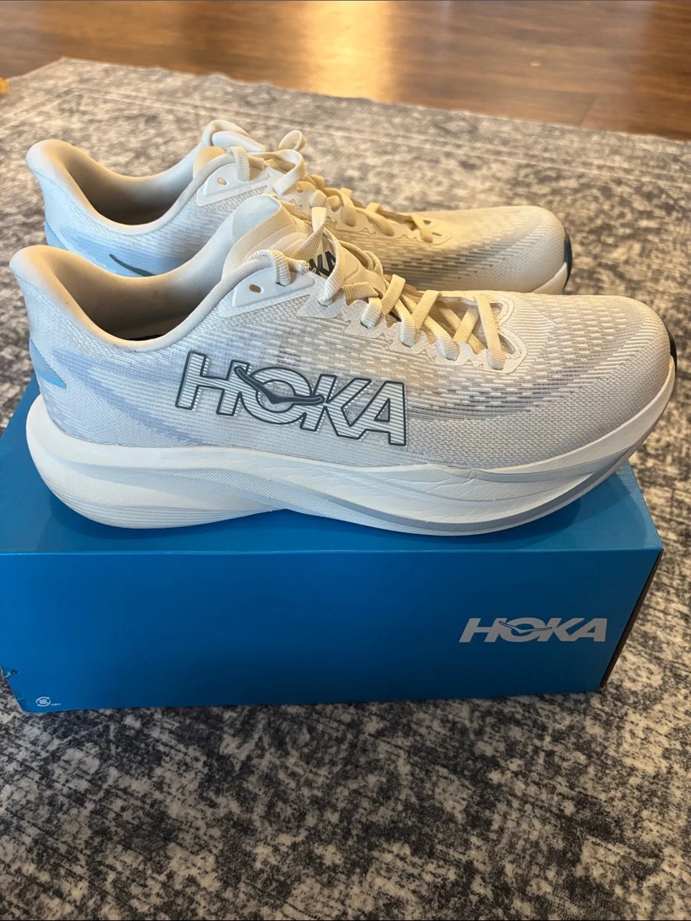Hoka Men’s Mach 7 Running Shoes - size 10 - alabaster/soaring blue